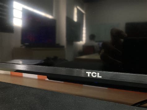 tcl screen black